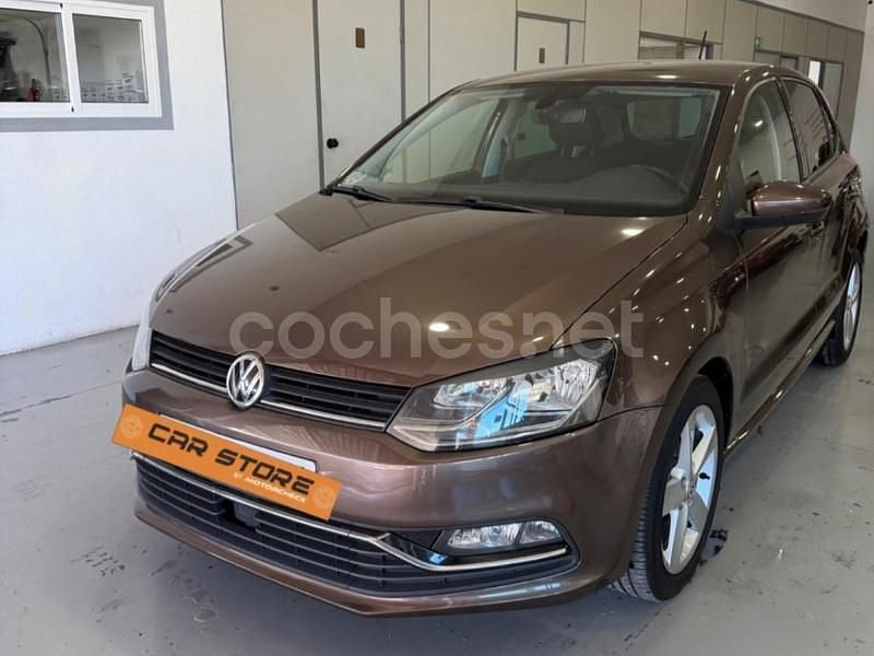 Usado VW Polo Advance 90 CV (66 kW) 2015 Marrón Berlina