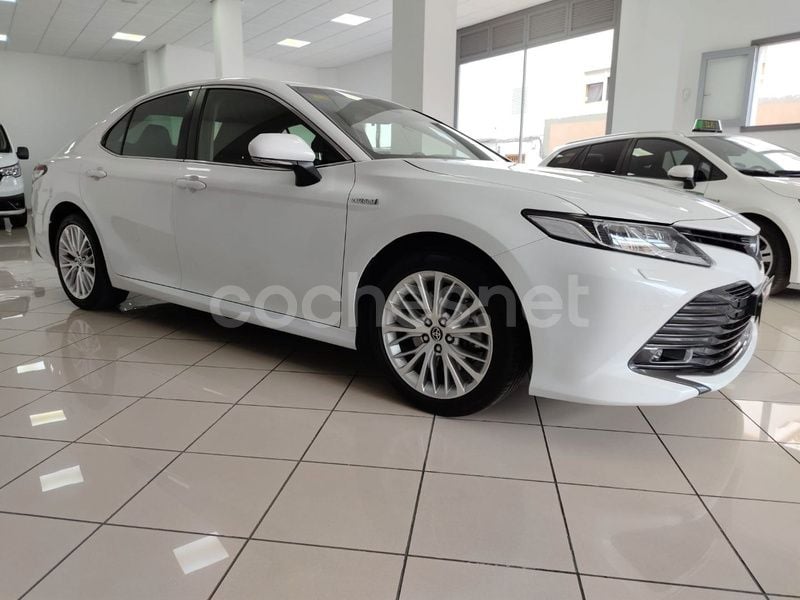 Usado Toyota Camry Business Edition 218 CV (160 kW) 2020 Blanco Berlina