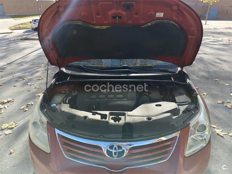 Usado Toyota Avensis Multidrive S 147 CV (108 kW) 2010 Granate Berlina