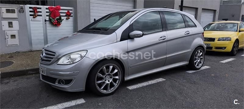 Usado Mercedes B180 109 CV (80 kW) 2005 Gris / plata Monovolumen
