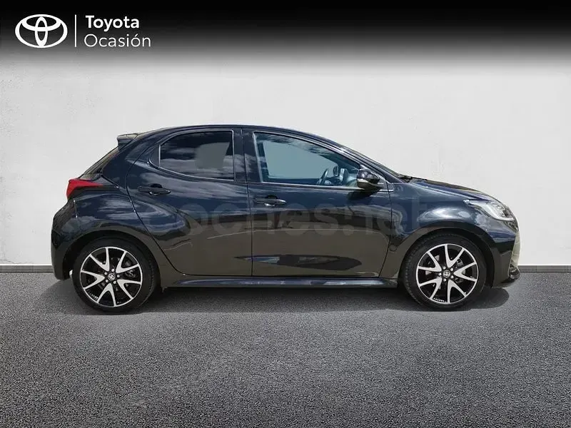 Używany Toyota Yaris Hybrid Style 116 KM (85 kW) 2022 Czarny Sedan/Limuzyna
