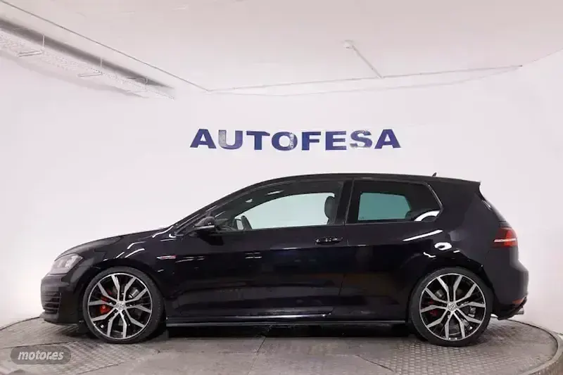 Usado VW Golf VII GTI 230 CV (169 kW) 2016 Negro Utilitario