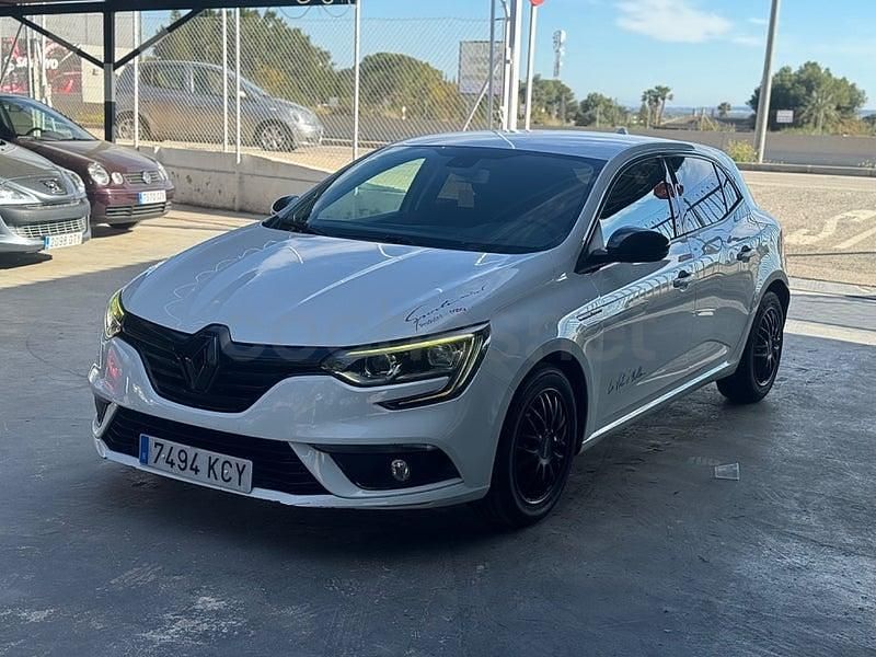 Usado Renault Mégane IV Life 90 CV (66 kW) 2017 Blanco Berlina