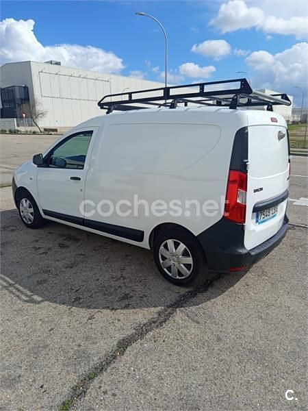 Usado Dacia Dokker Essentiel 102 CV (75 kW) 2019 Blanco Monovolumen