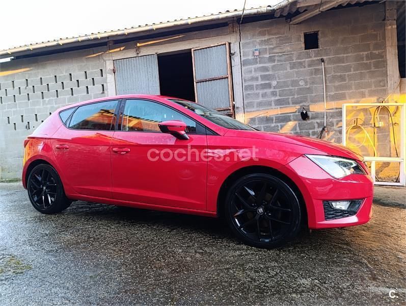 Usado Seat Leon FR 140 CV (102 kW) 2013 Rojo Berlina