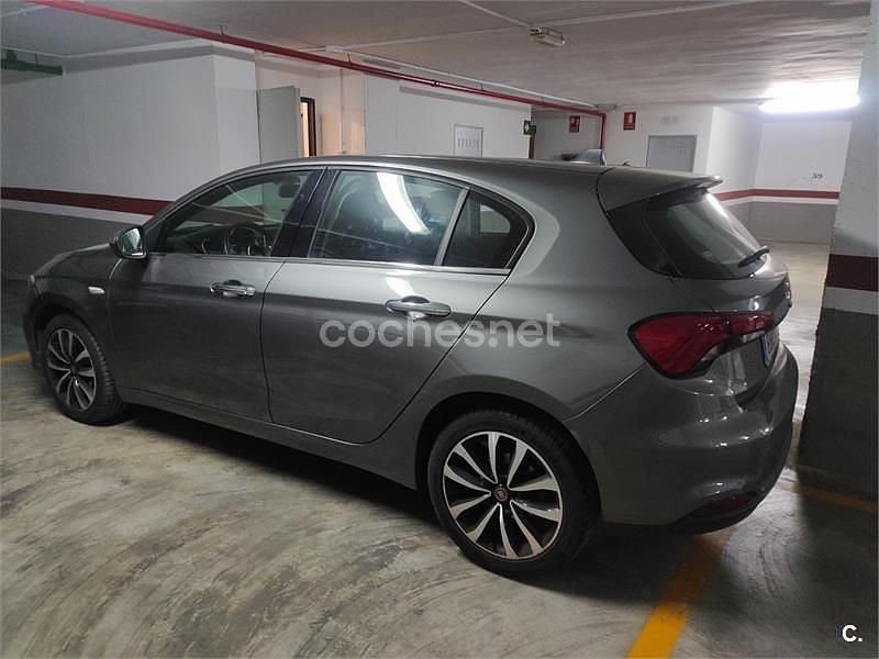 Gris / plata Usado 2016 Fiat Tipo Lounge Berlina | 8000 € (Buen precio) - Imagen 1/2