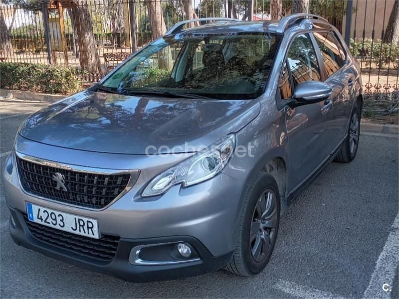 Usado Peugeot 2008 Active 100 CV (73 kW) 2016 Gris / plata SUV