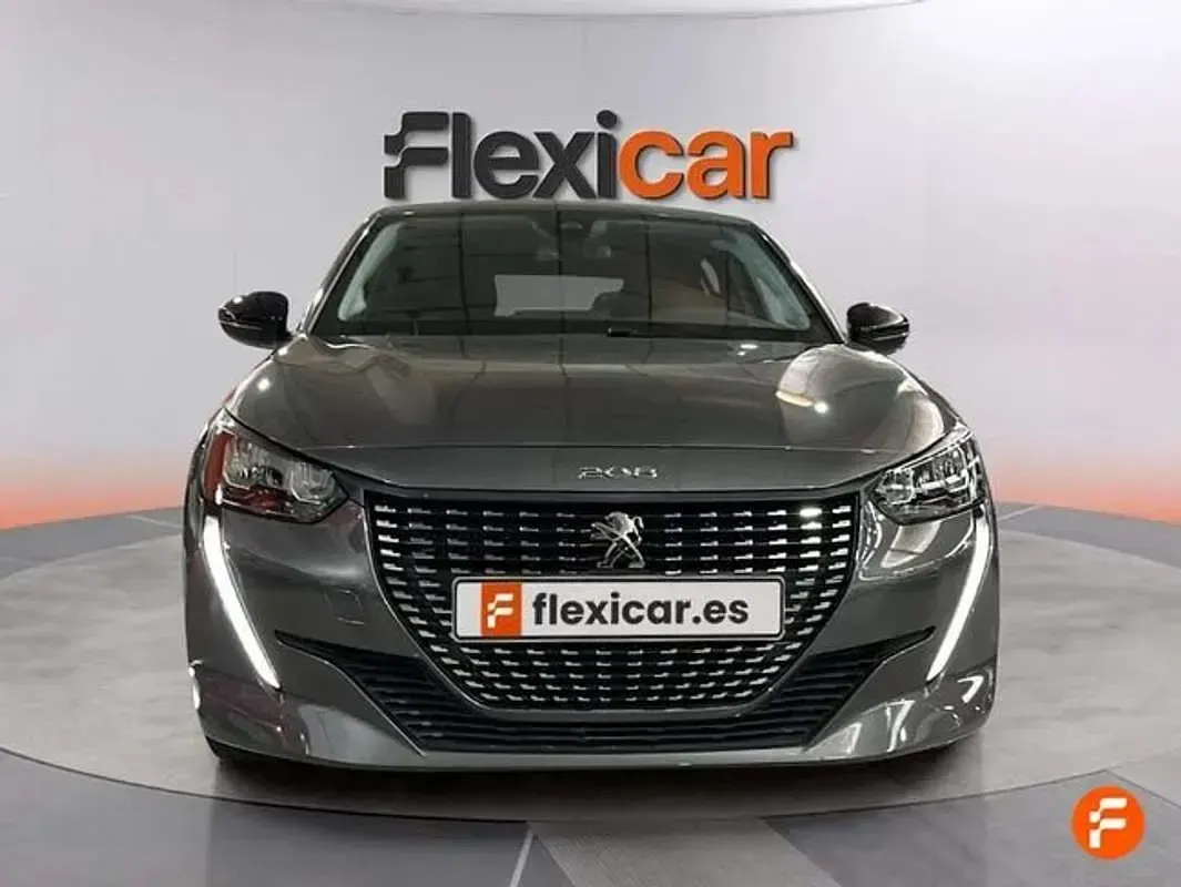 Usado Peugeot 208 Allure 101 CV (74 kW) 2022 Gris Utilitario