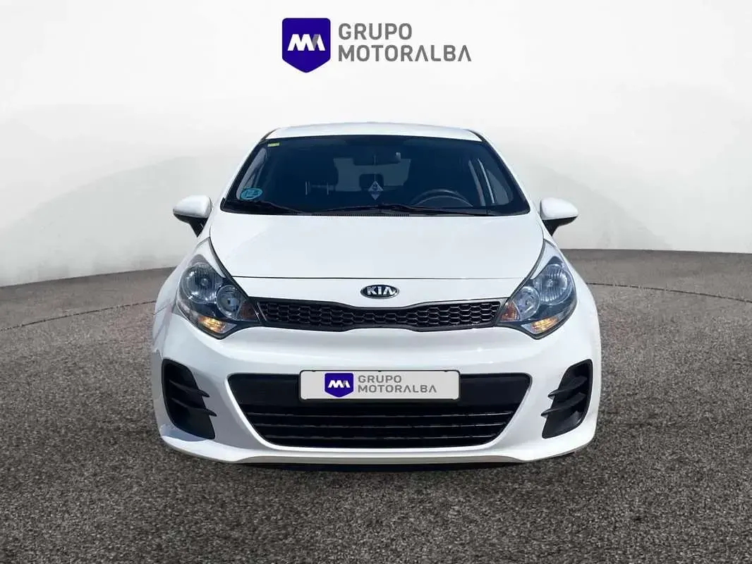 Usado Kia Rio 84 CV (61 kW) 2015 Blanco Utilitario