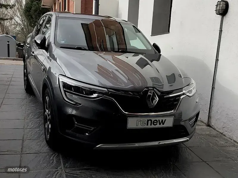 Usado Renault Arkana Zen 140 CV (102 kW) 2023 Gris SUV