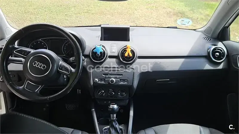 Usado Audi A1 Attraction 122 CV (89 kW) 2011 Blanco Utilitario