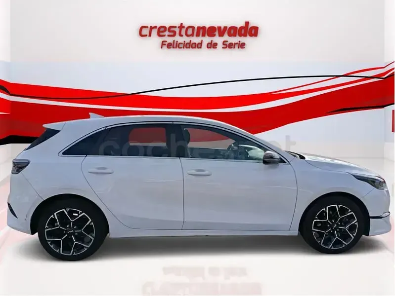 Usado Kia Ceed Style 100 CV (73 kW) 2025 Blanco Utilitario