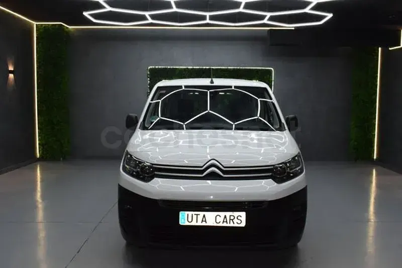 Usado Citroën Berlingo Feel 102 CV (75 kW) 2020 Blanco Monovolumen