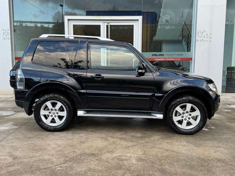 Negro Usado 2008 Mitsubishi Montero Intense SUV | 21.499 € (Caro) - Imagen 1/4