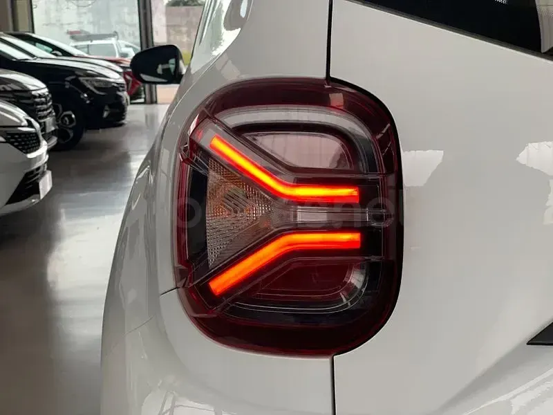 Usado Dacia Duster Expression 115 CV (84 kW) 2024 Blanco SUV