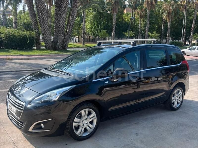 Negro Usado 2016 Peugeot 5008 Style Monovolumen | 9600 € (Precio justo) - Imagen 1/4