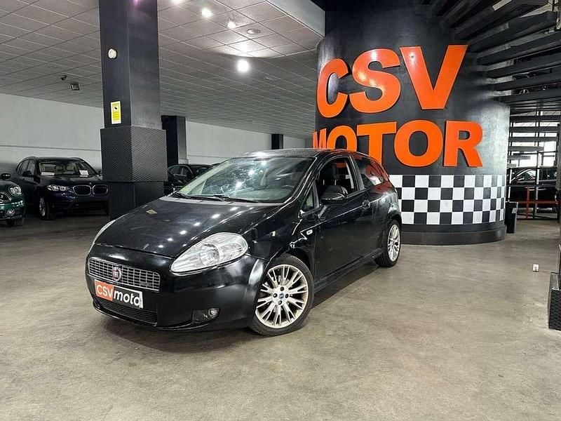 Usado Fiat Grande Punto Sport 131 CV (96 kW) 2006 Negro Utilitario