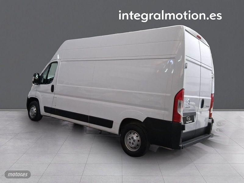 Usado Citroën Jumper 140 CV (102 kW) 2023 Blanco Monovolumen