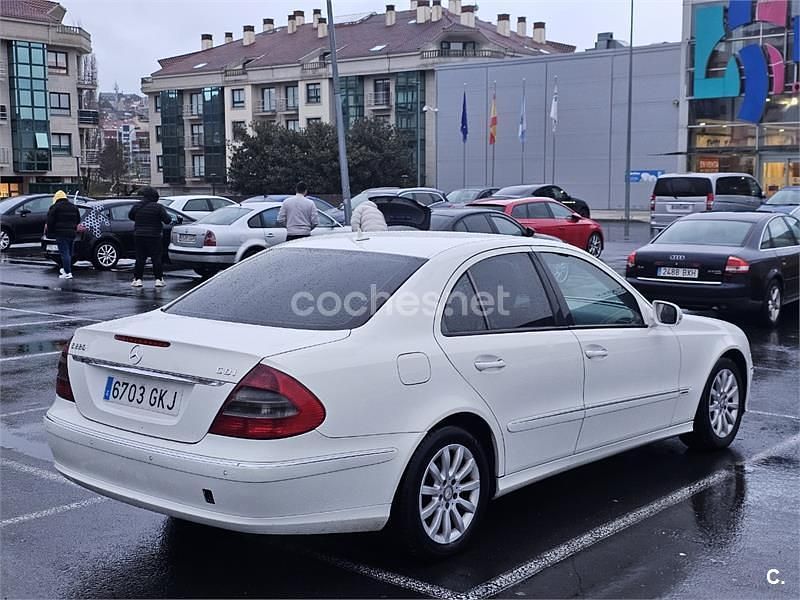 Usado Mercedes E220 Avantgarde 170 CV (125 kW) 2009 Blanco Berlina
