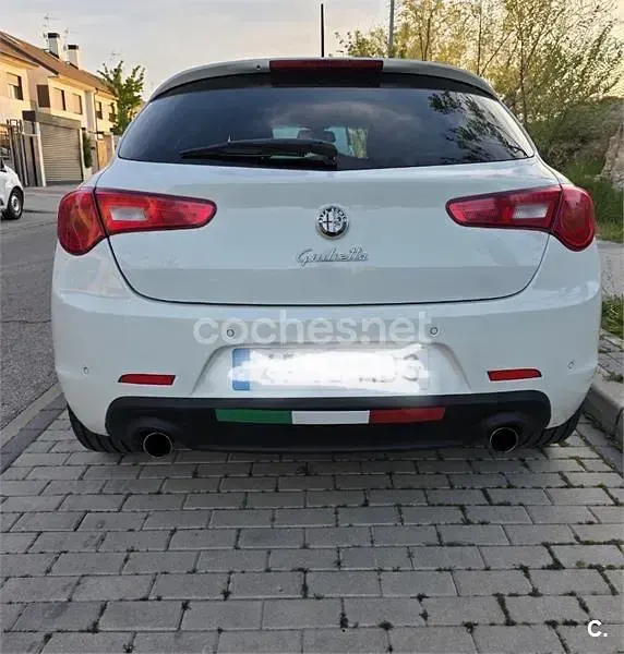 Usado Alfa Romeo Giulietta Quadrifoglio Verde 235 CV (172 kW) 2011 Blanco Utilitario