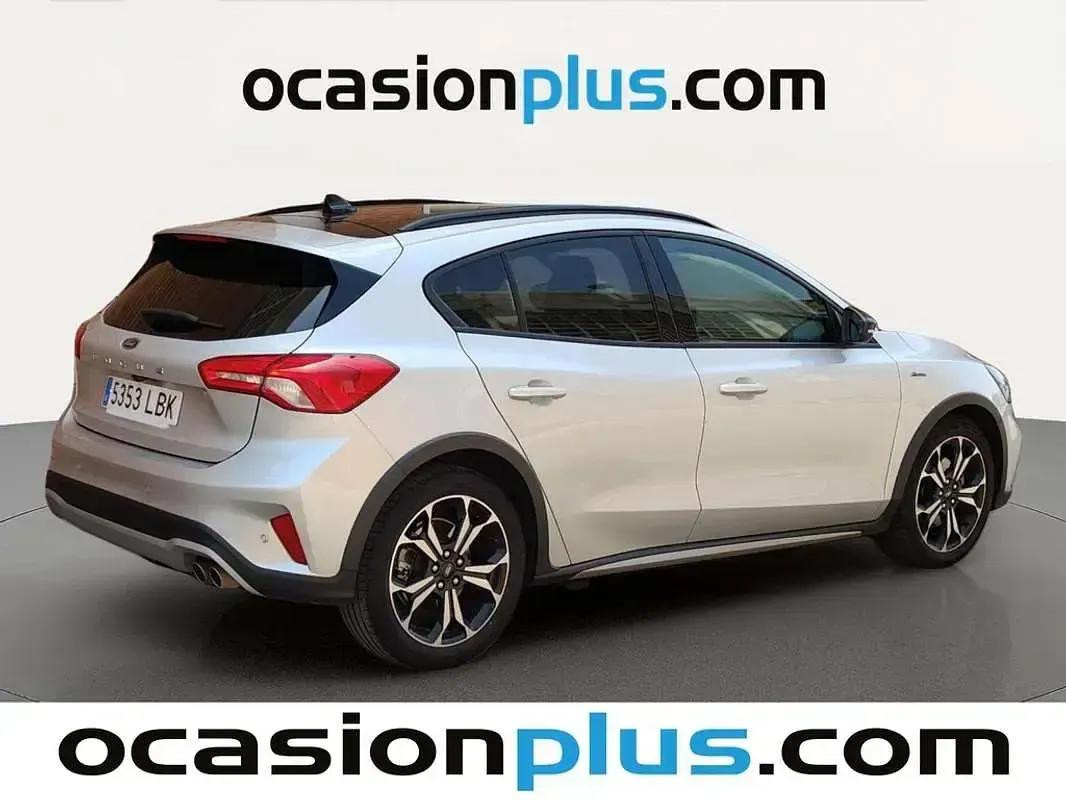Usado Ford Focus Active 125 CV (91 kW) 2019 Gris Utilitario