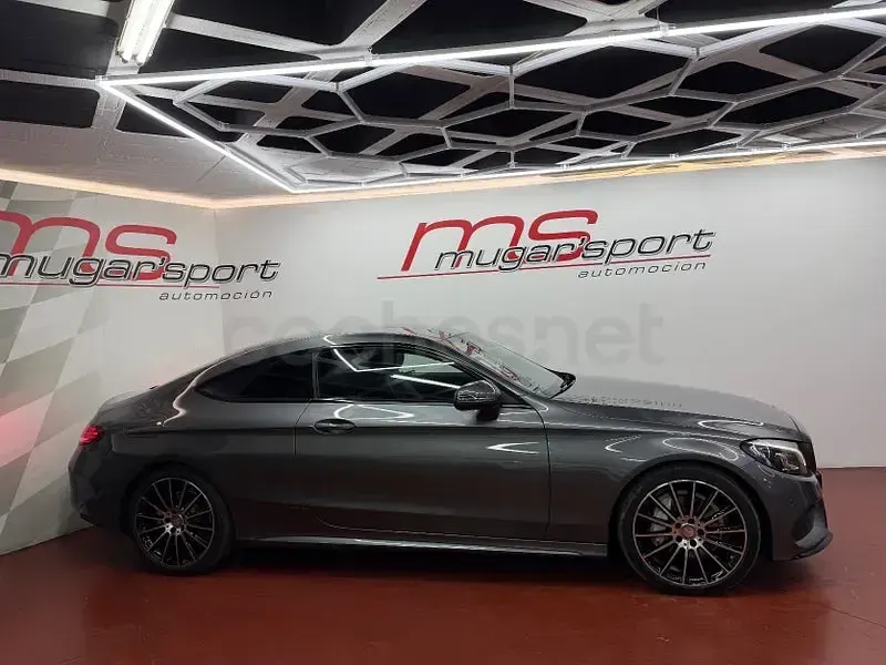 Usado Mercedes C220 AMG line 170 CV (125 kW) 2016 Gris / plata Coupe