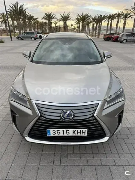 Usado Lexus RX450h Executive Line 313 CV (230 kW) 2018 Gris / plata SUV
