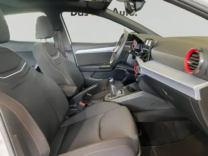 Usado Seat Ibiza FR 110 CV (80 kW) 2023 Blanco Utilitario