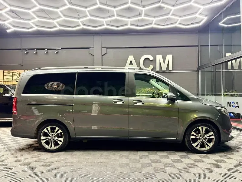 Usado Mercedes V220 Exclusive 163 CV (119 kW) 2021 Gris / plata Monovolumen