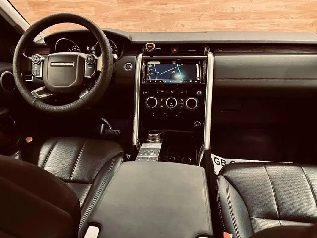 Usado Land Rover Discovery HSE Luxury 241 CV (177 kW) 2017 Blanco SUV
