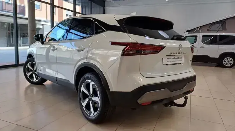 Usado Nissan Qashqai N-Connecta 190 CV (139 kW) 2023 Lunar white (perlada) SUV