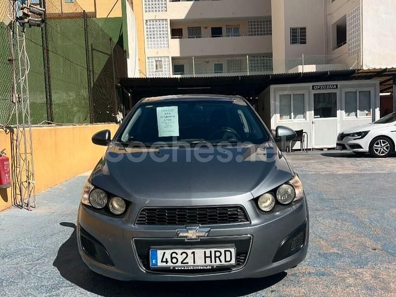 Gris / plata Usado 2013 Chevrolet Aveo LT Berlina | 4999 € (Precio justo) - Imagen 1/4