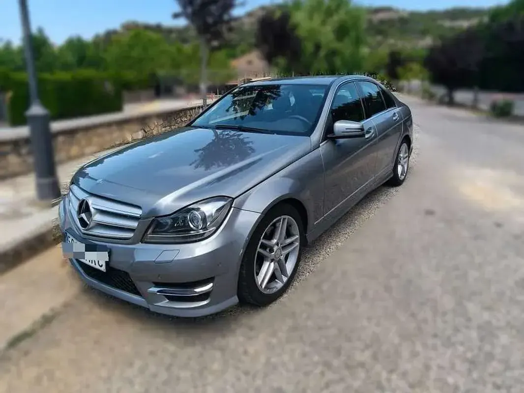 Usado Mercedes C180 Avantgarde 120 CV (88 kW) 2013 Gris Berlina