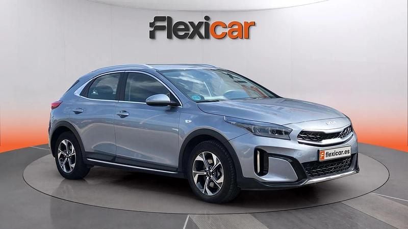 Usado Kia XCeed 120 CV (88 kW) 2023 Gris SUV
