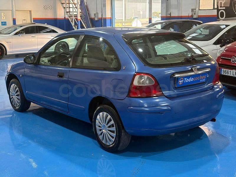 Usado Rover 25 103 CV (75 kW) 2000 Azul Utilitario