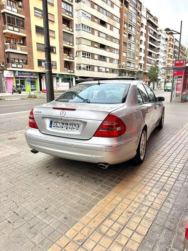 Käytetty Mercedes E500 306 HP (225 kW) 2002 Hopea Sedan