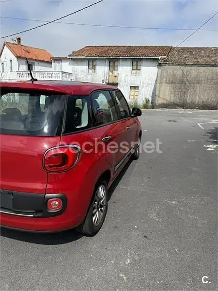 Usado Fiat 500L Lounge 105 CV (77 kW) 2013 Rojo Monovolumen