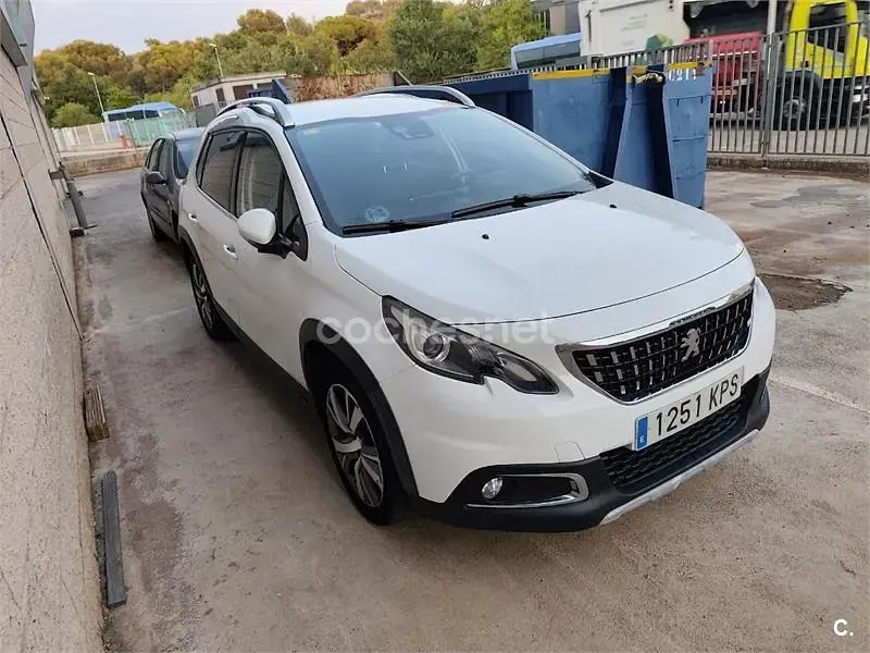 Usado Peugeot 2008 Crossway 120 CV (88 kW) 2018 Blanco SUV