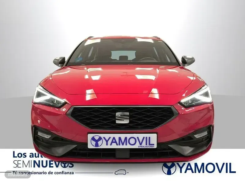 Usado Seat Leon FR 205 CV (150 kW) 2021 Rojo Berlina