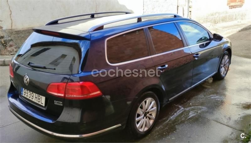 Azul Usado 2011 VW Passat Advance Familiar | 5500 € (Precio justo) - Imagen 1/4