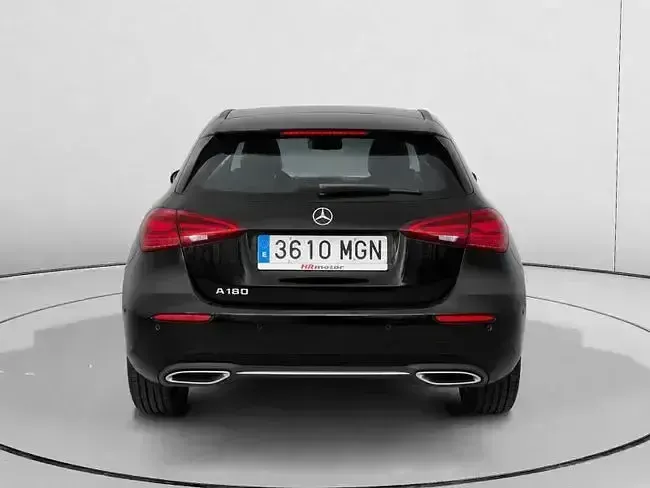 Usado Mercedes A180 136 CV (100 kW) 2023 Negro