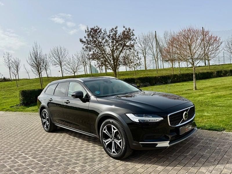 Usado Volvo V90 CC Core 197 CV (144 kW) 2022 Negro Familiar