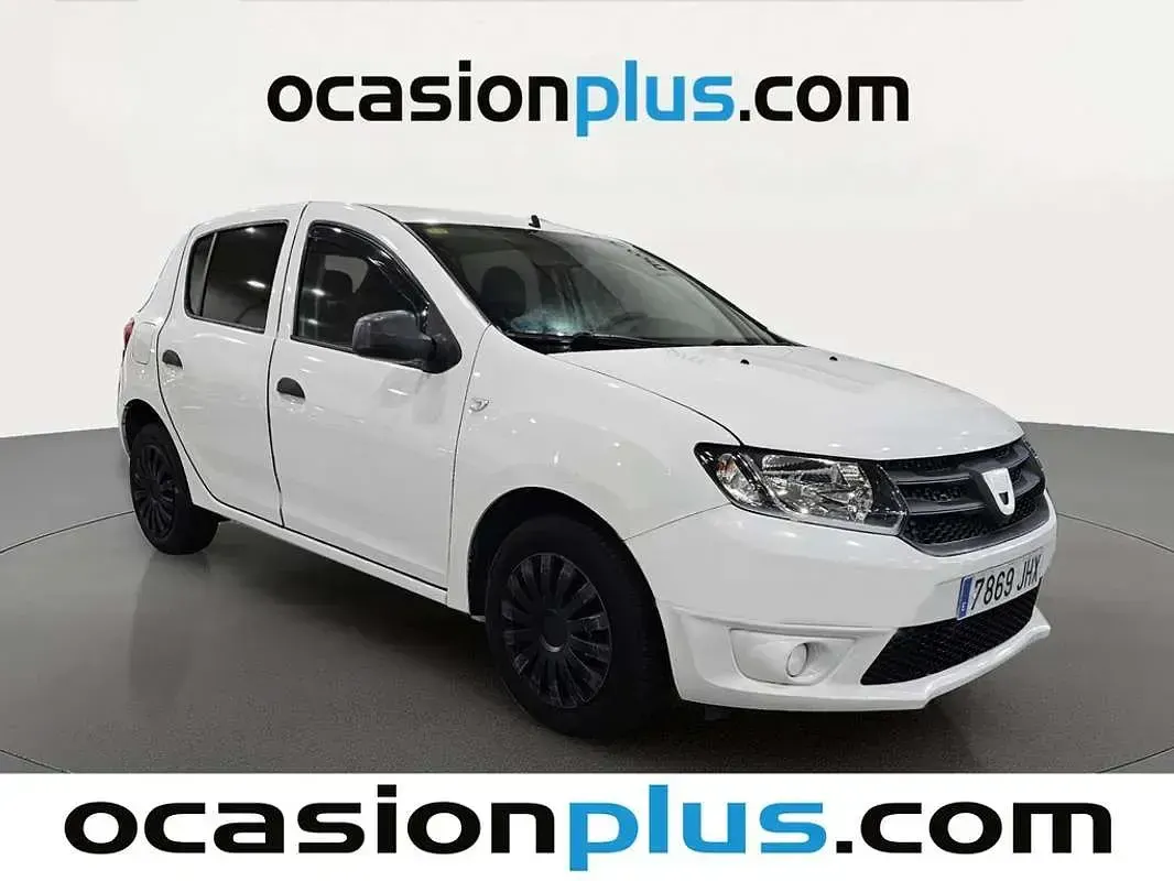 Usado Dacia Sandero Ambiance 75 CV (55 kW) 2015 Blanco Utilitario