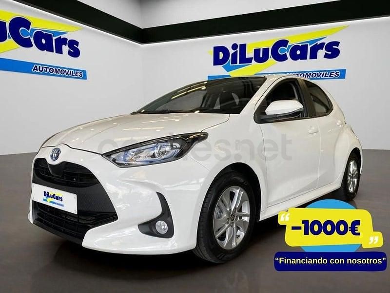 Usado Toyota Yaris Hybrid Business Edition 116 CV (85 kW) 2022 Blanco Berlina