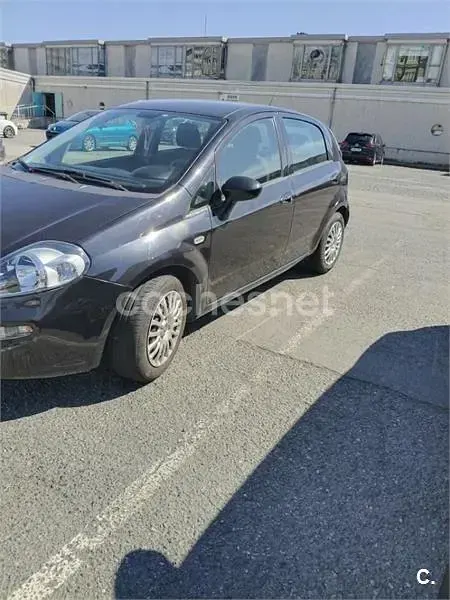 Usado Fiat Punto Easy 69 CV (50 kW) 2013 Negro Utilitario