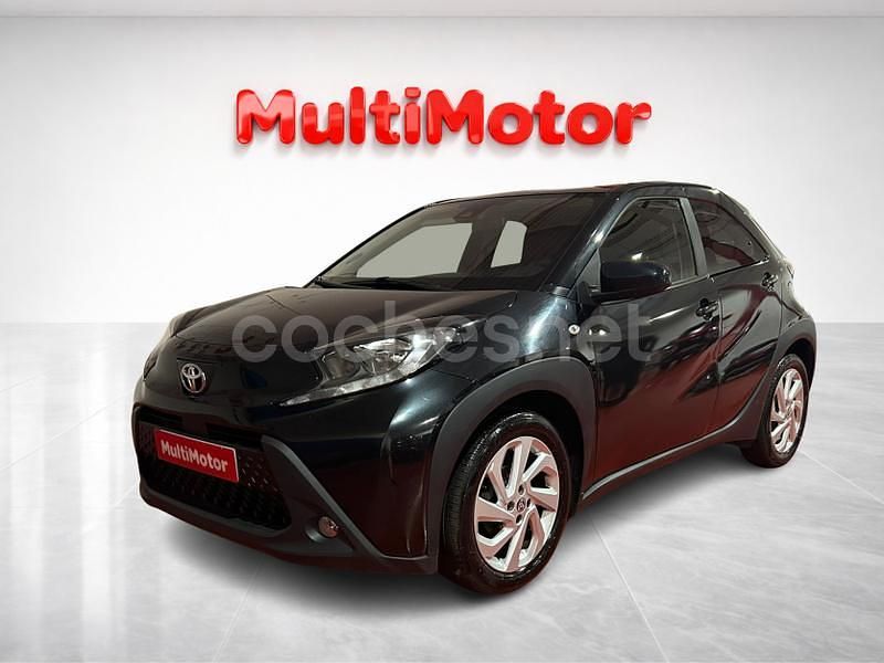 Gris / plata Usado 2022 Toyota Aygo X-play Utilitario | 12.990 € (Precio justo) - Imagen 1/4