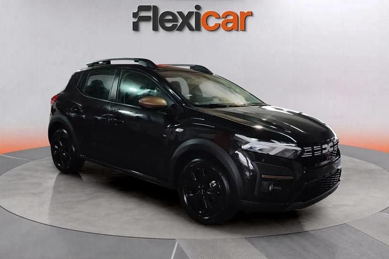 Negro Usado 2025 Dacia Sandero Extreme Berlina | 15.690 € (Buen precio) - Imagen 1/4