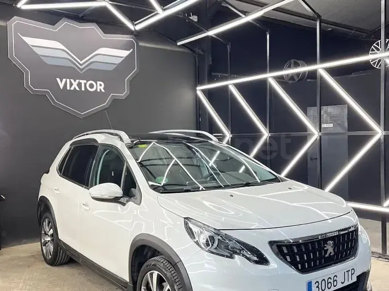 Usado Peugeot 2008 Allure 110 CV (80 kW) 2016 Blanco SUV
