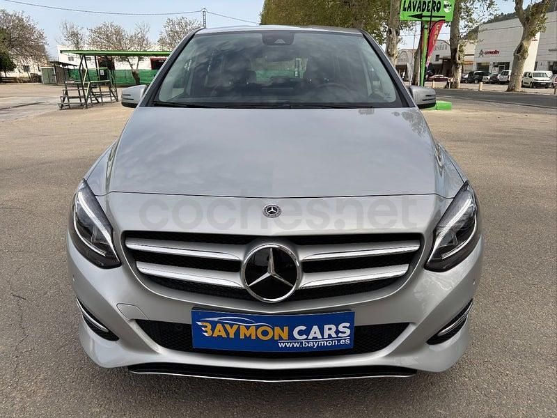 Usado Mercedes B200 136 CV (100 kW) 2017 Gris / plata Utilitario