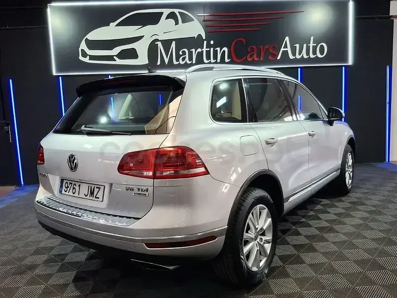 Usado VW Touareg 262 CV (192 kW) 2016 Gris / plata SUV
